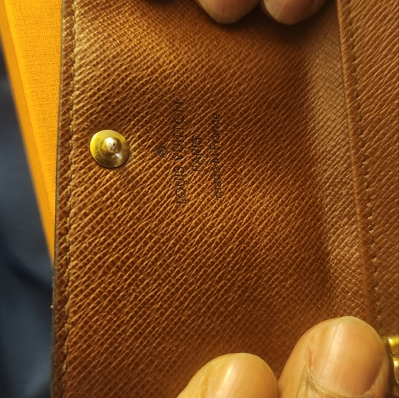 LV 6 key holder - Picture 3 of 6